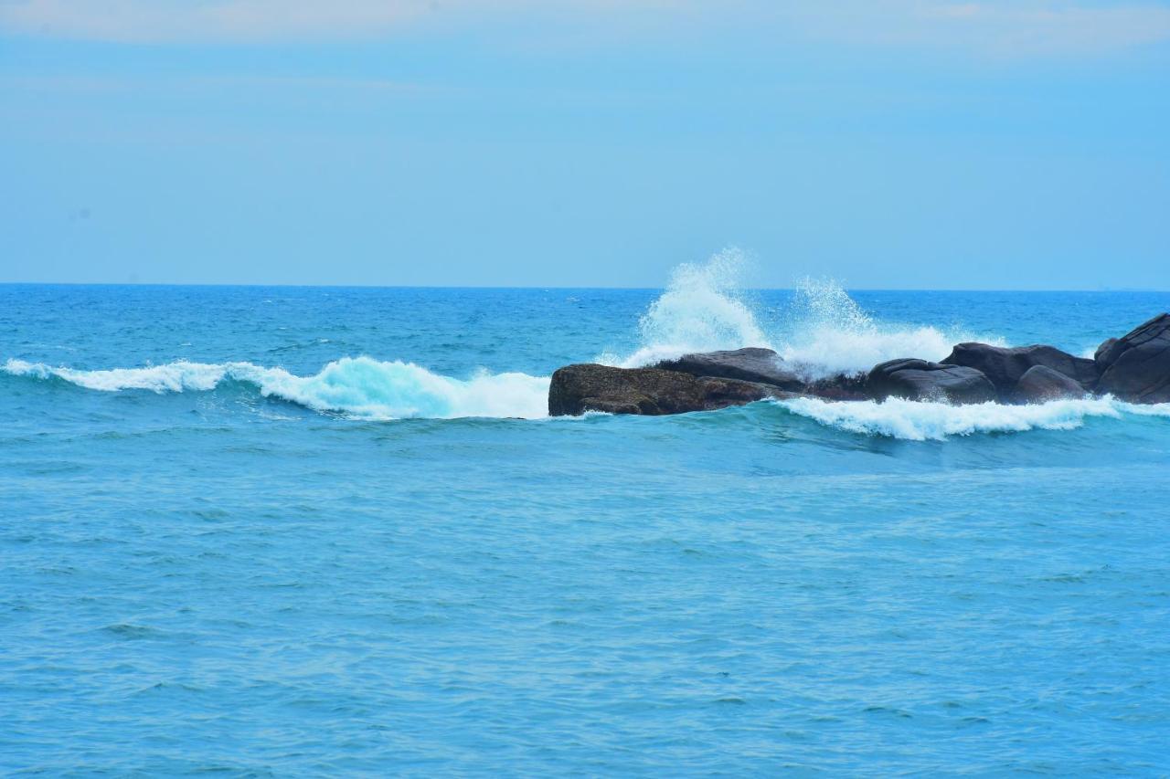 Anb Surf View Hotell Tangalle Eksteriør bilde
