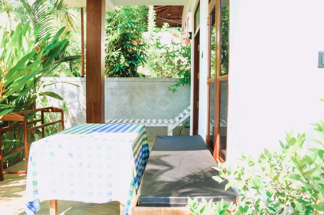 Anb Surf View Hotell Tangalle Eksteriør bilde