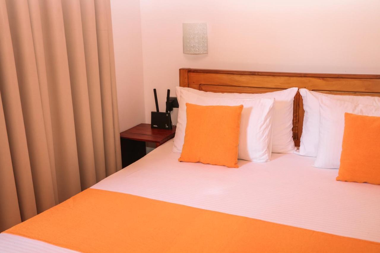 Anb Surf View Hotell Tangalle Eksteriør bilde