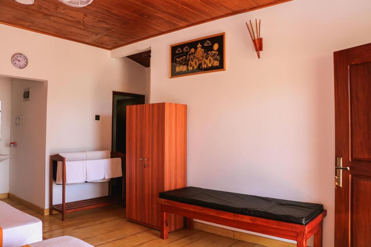 Anb Surf View Hotell Tangalle Eksteriør bilde