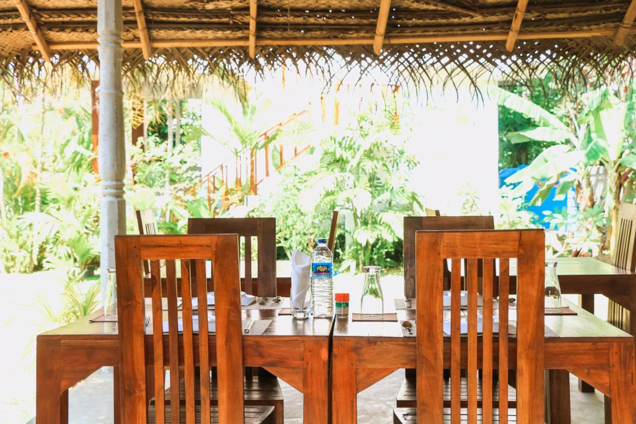 Anb Surf View Hotell Tangalle Eksteriør bilde