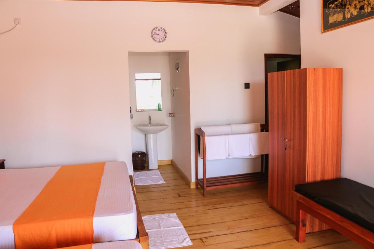 Anb Surf View Hotell Tangalle Eksteriør bilde